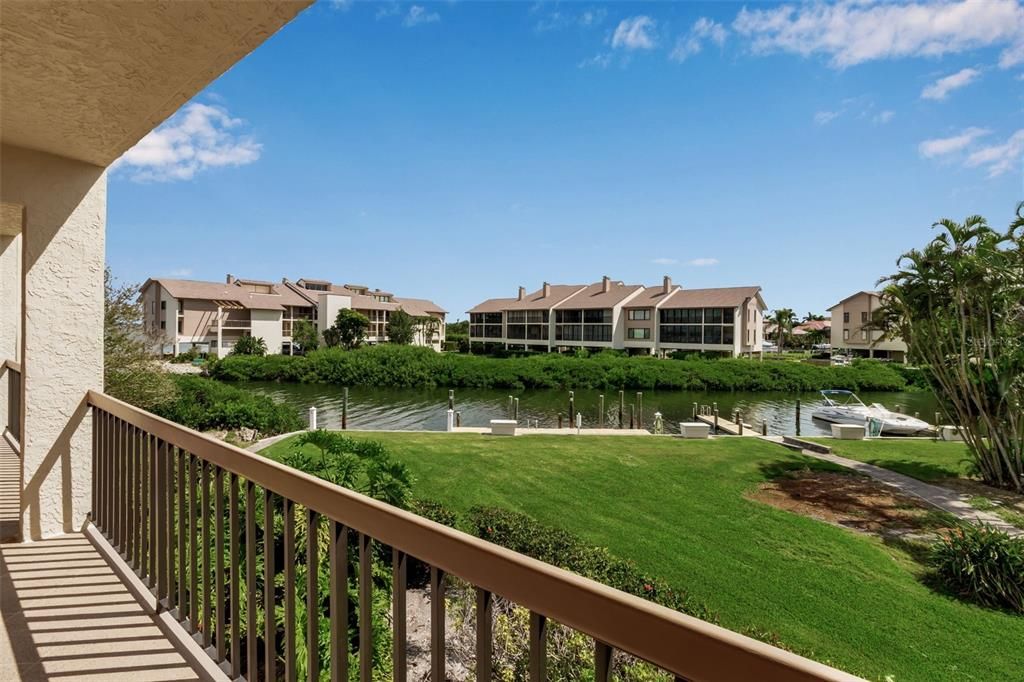 For Sale: $900,000 (2 beds, 2 baths, 1762 Square Feet)