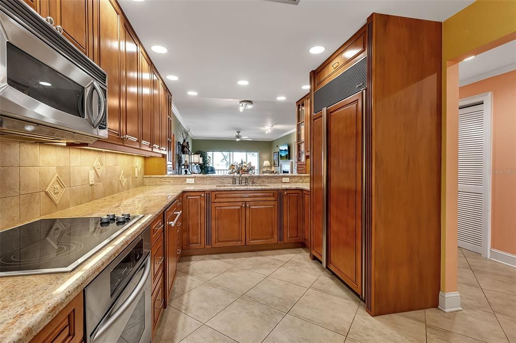 For Sale: $900,000 (2 beds, 2 baths, 1762 Square Feet)