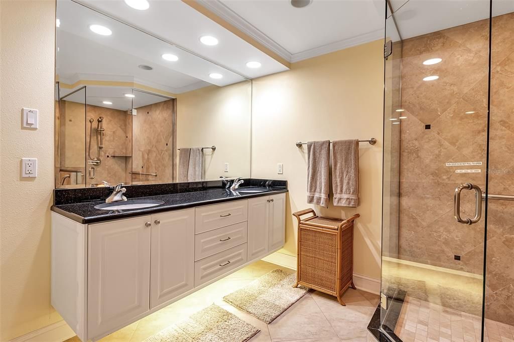 For Sale: $900,000 (2 beds, 2 baths, 1762 Square Feet)