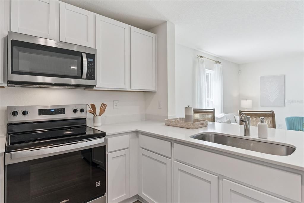 Active With Contract: $259,990 (3 beds, 2 baths, 1463 Square Feet)