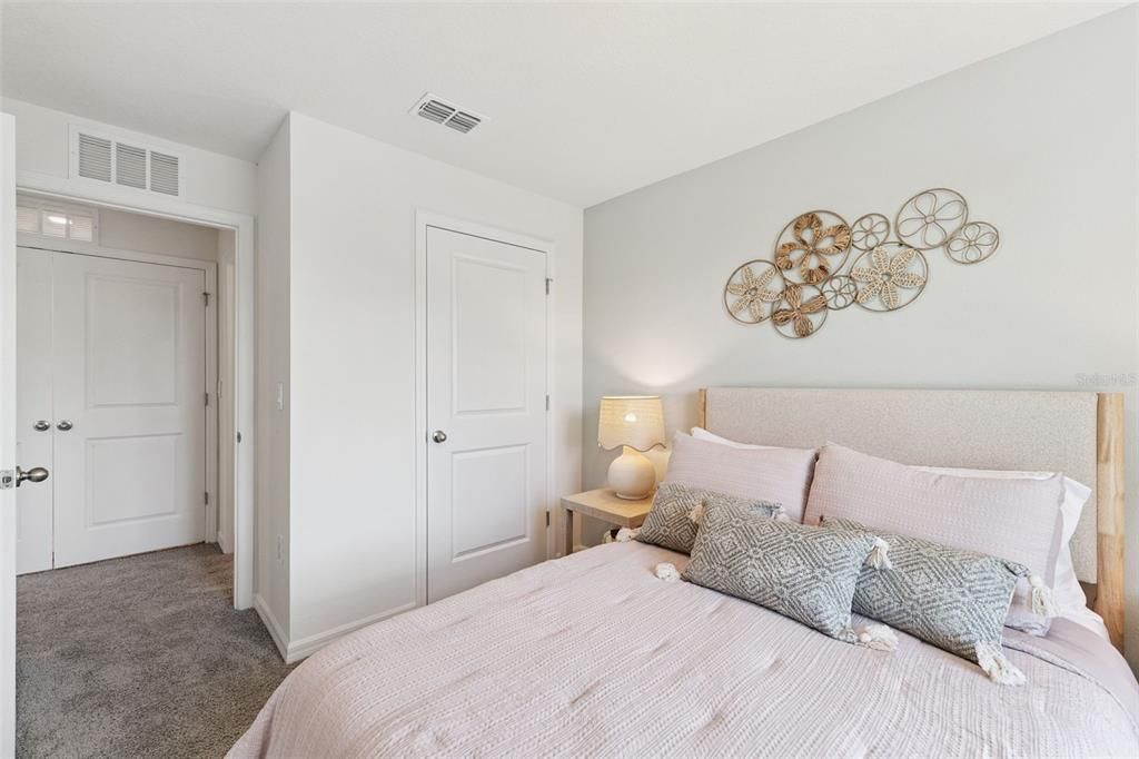 Active With Contract: $259,990 (3 beds, 2 baths, 1463 Square Feet)