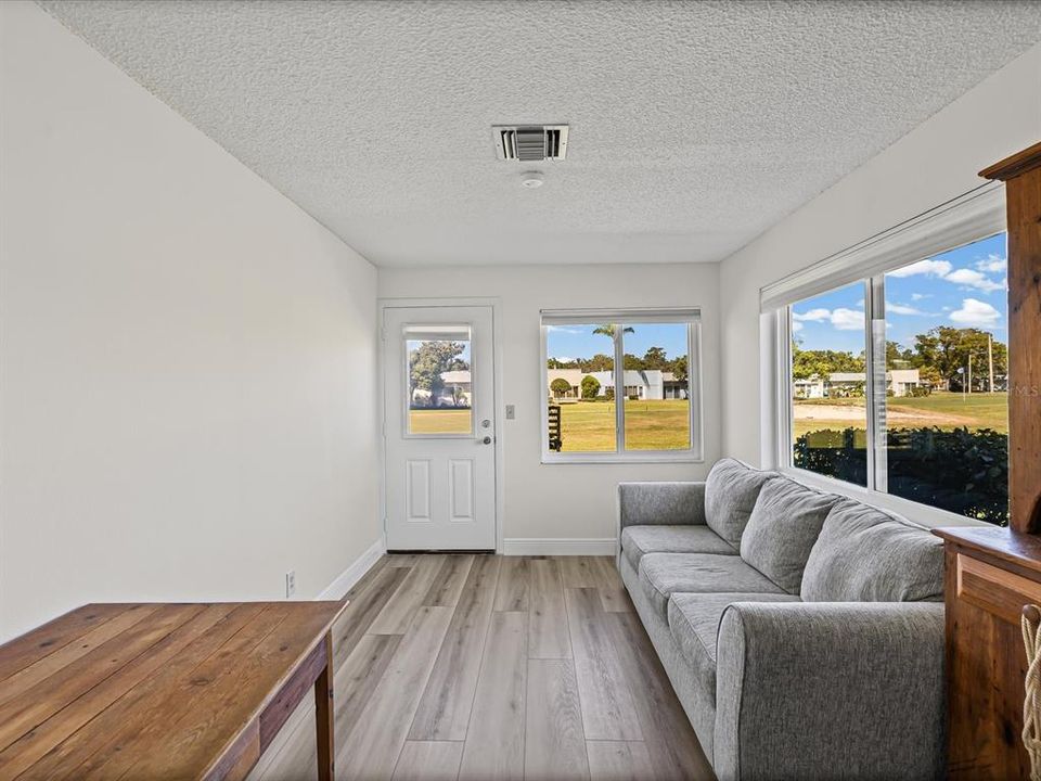 For Sale: $249,900 (2 beds, 2 baths, 1288 Square Feet)