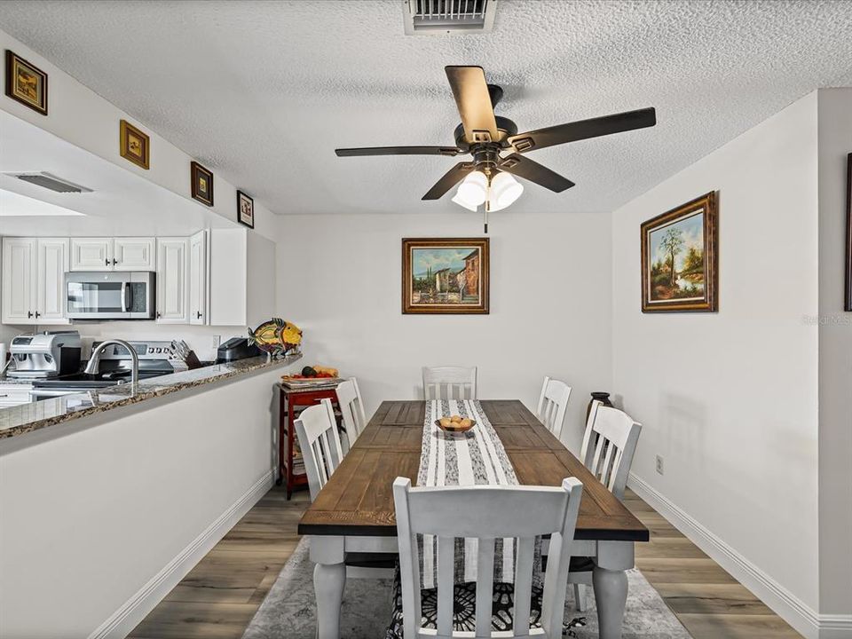 For Sale: $249,900 (2 beds, 2 baths, 1288 Square Feet)