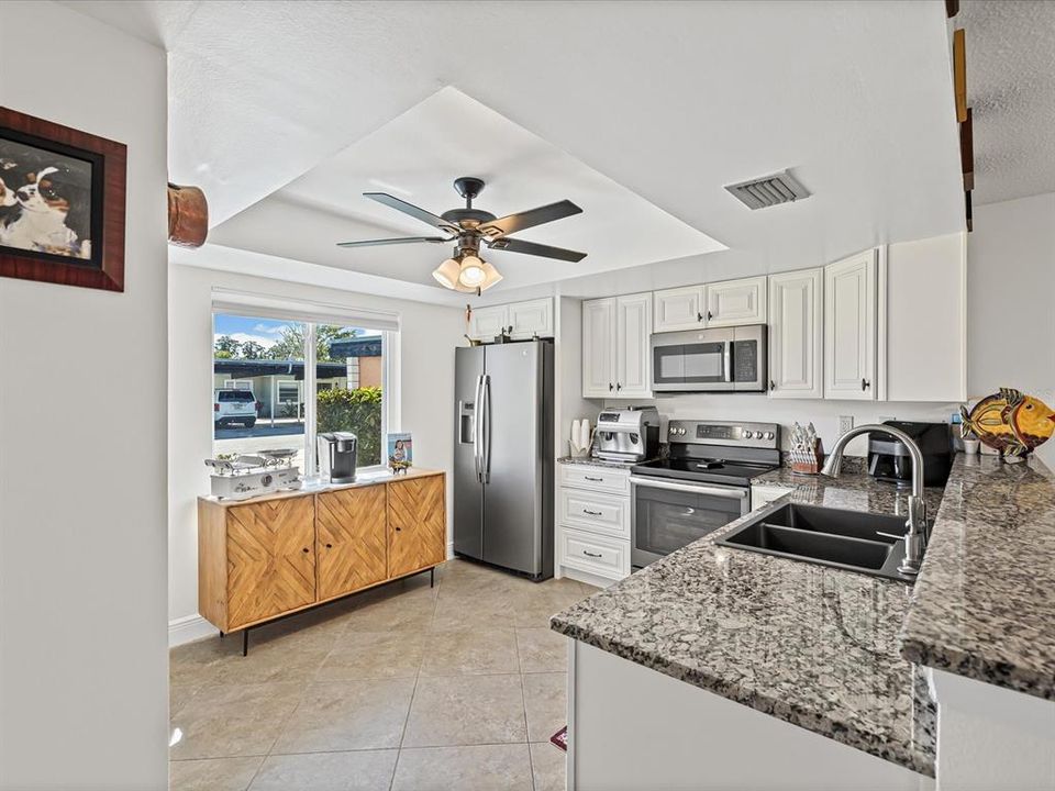 For Sale: $249,900 (2 beds, 2 baths, 1288 Square Feet)