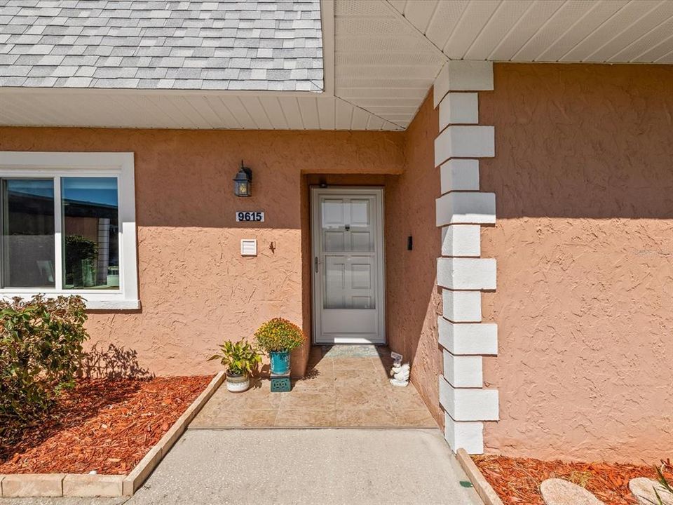 For Sale: $249,900 (2 beds, 2 baths, 1288 Square Feet)