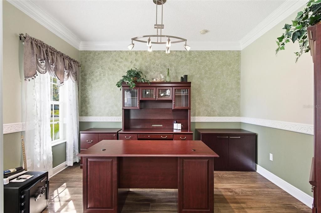 For Sale: $419,999 (4 beds, 2 baths, 2237 Square Feet)