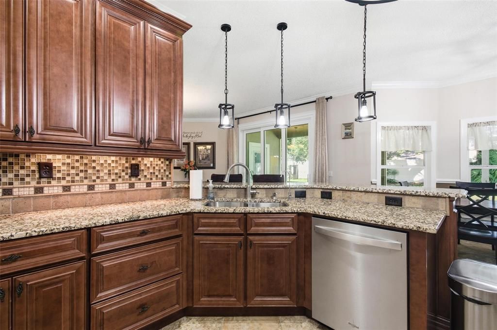 For Sale: $419,999 (4 beds, 2 baths, 2237 Square Feet)