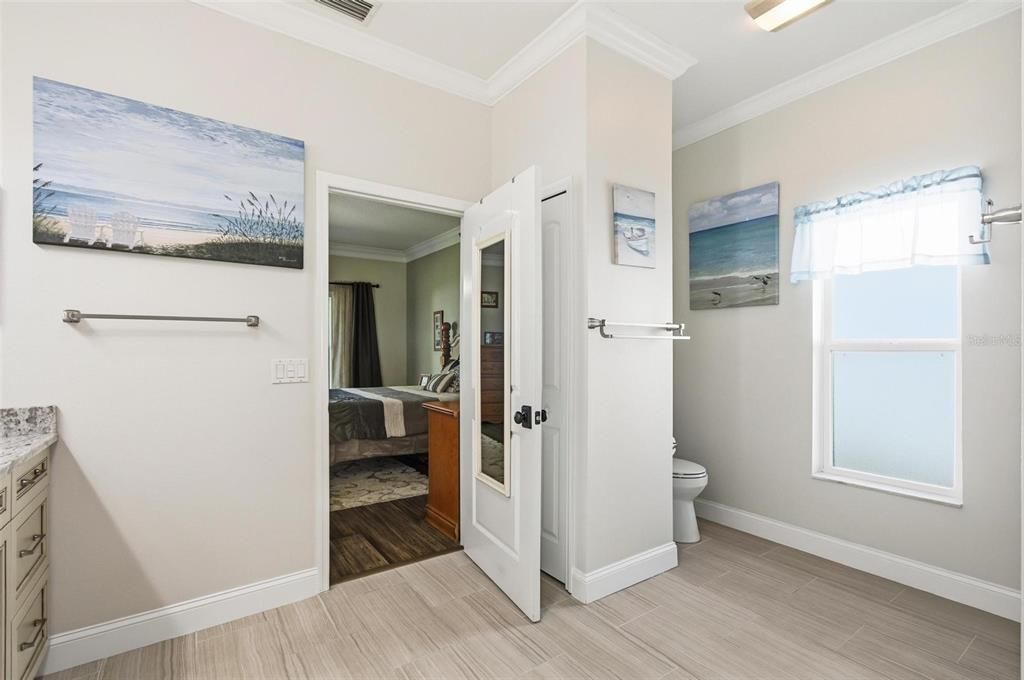 For Sale: $419,999 (4 beds, 2 baths, 2237 Square Feet)