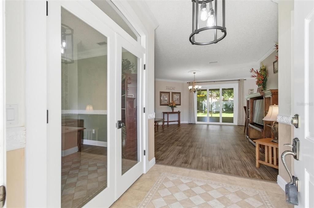 For Sale: $419,999 (4 beds, 2 baths, 2237 Square Feet)