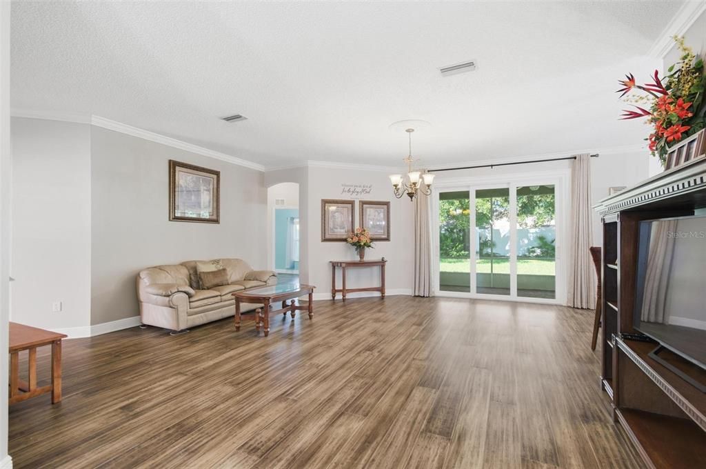 For Sale: $419,999 (4 beds, 2 baths, 2237 Square Feet)