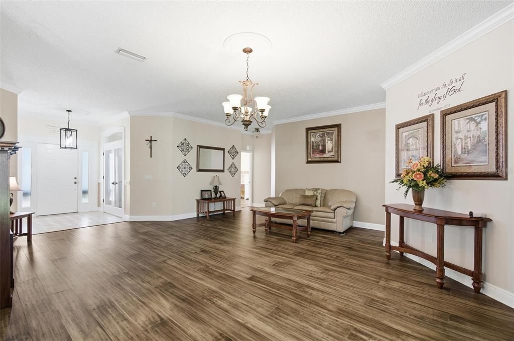 For Sale: $419,999 (4 beds, 2 baths, 2237 Square Feet)