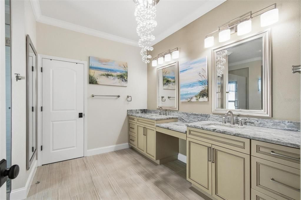 For Sale: $419,999 (4 beds, 2 baths, 2237 Square Feet)