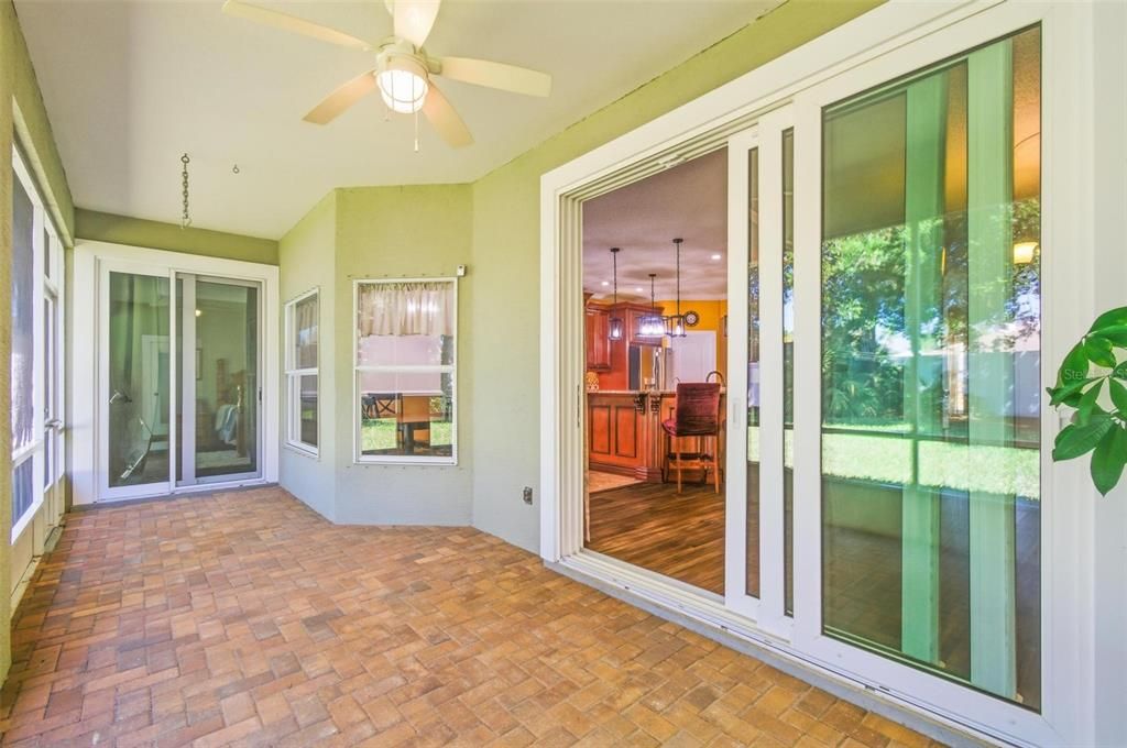 For Sale: $419,999 (4 beds, 2 baths, 2237 Square Feet)