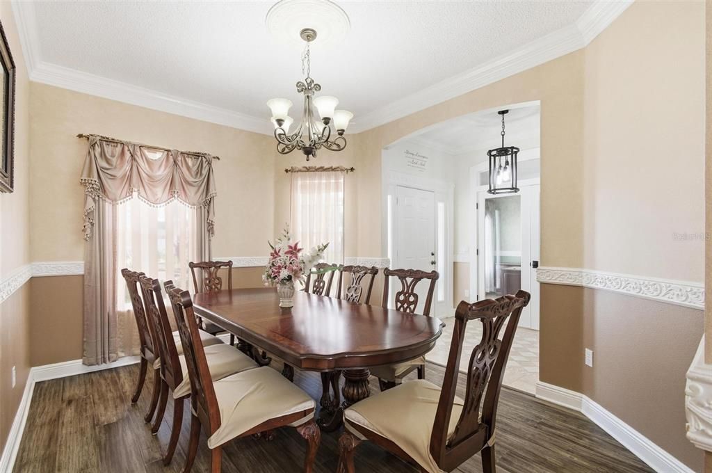 For Sale: $419,999 (4 beds, 2 baths, 2237 Square Feet)