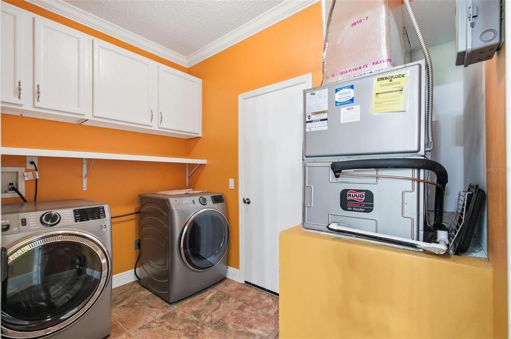 For Sale: $419,999 (4 beds, 2 baths, 2237 Square Feet)