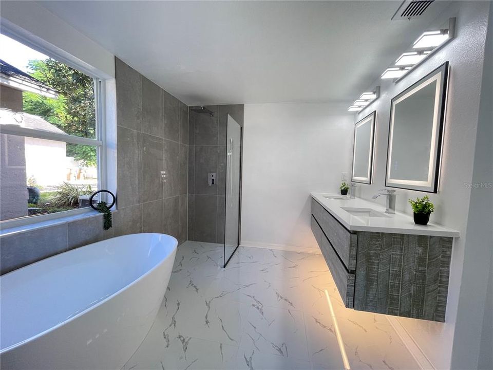 Active With Contract: $424,900 (4 beds, 2 baths, 1910 Square Feet)