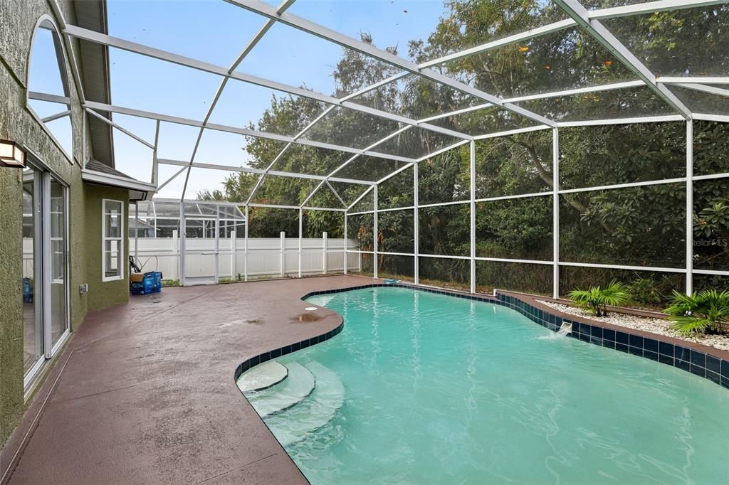 Active With Contract: $424,900 (4 beds, 2 baths, 1910 Square Feet)