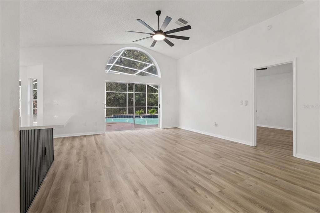 Active With Contract: $424,900 (4 beds, 2 baths, 1910 Square Feet)