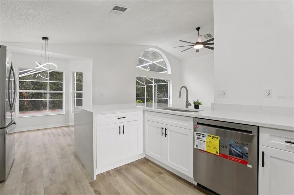 Active With Contract: $424,900 (4 beds, 2 baths, 1910 Square Feet)