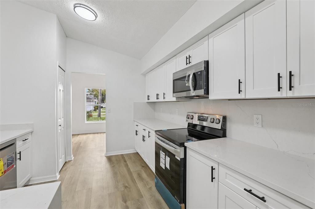 Active With Contract: $424,900 (4 beds, 2 baths, 1910 Square Feet)
