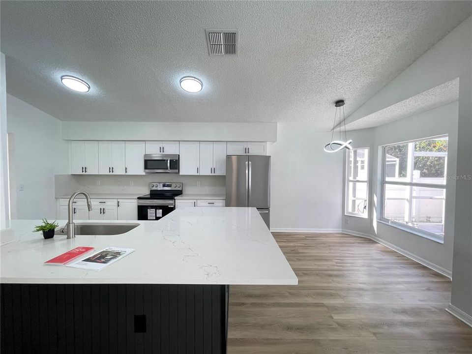 Active With Contract: $424,900 (4 beds, 2 baths, 1910 Square Feet)