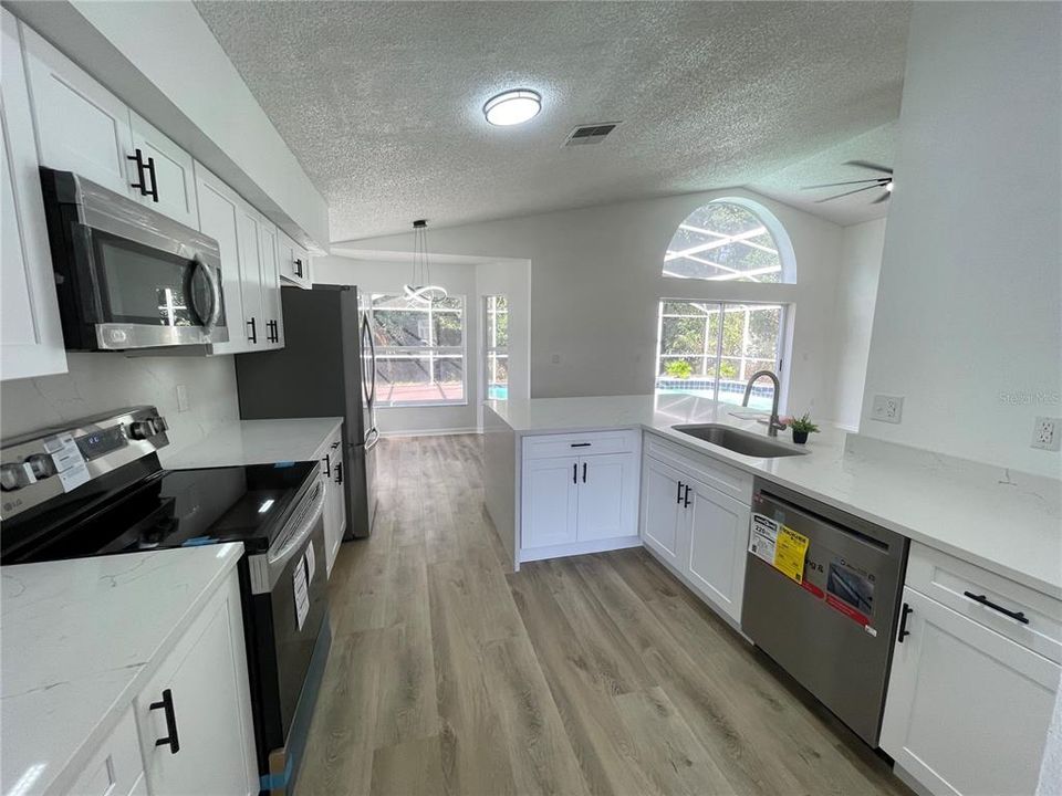 Active With Contract: $424,900 (4 beds, 2 baths, 1910 Square Feet)