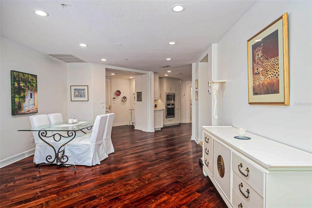 For Sale: $1,550,000 (2 beds, 2 baths, 2075 Square Feet)