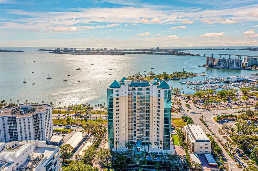 For Sale: $1,550,000 (2 beds, 2 baths, 2075 Square Feet)