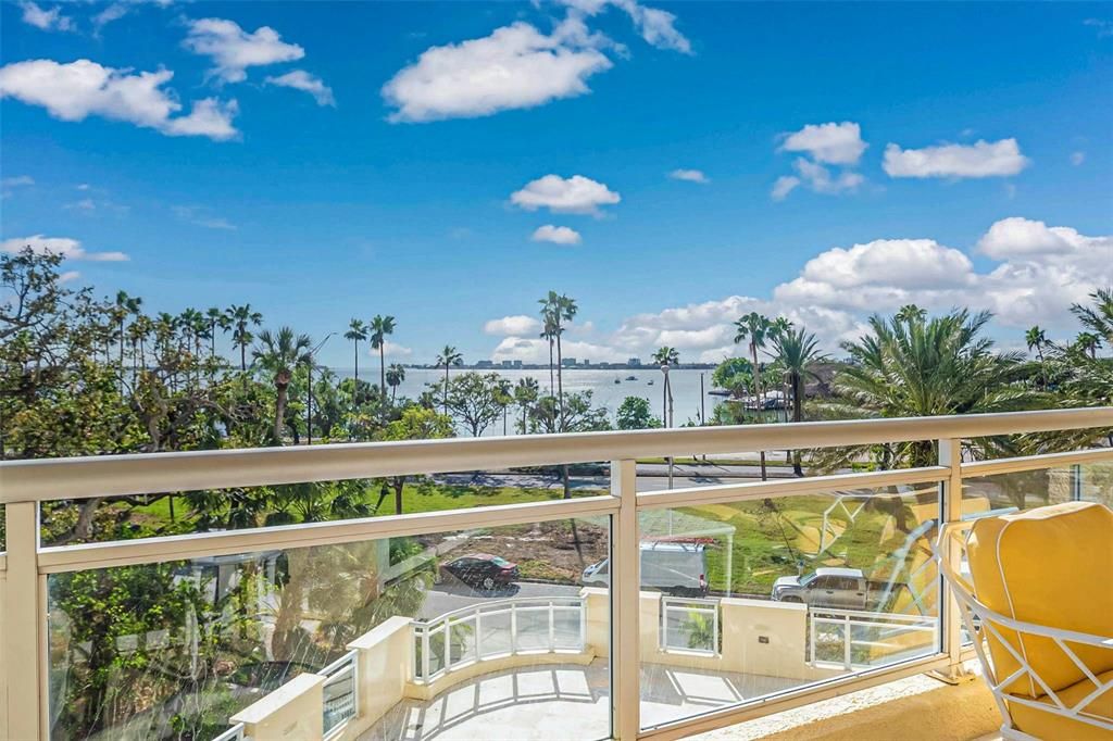 For Sale: $1,550,000 (2 beds, 2 baths, 2075 Square Feet)