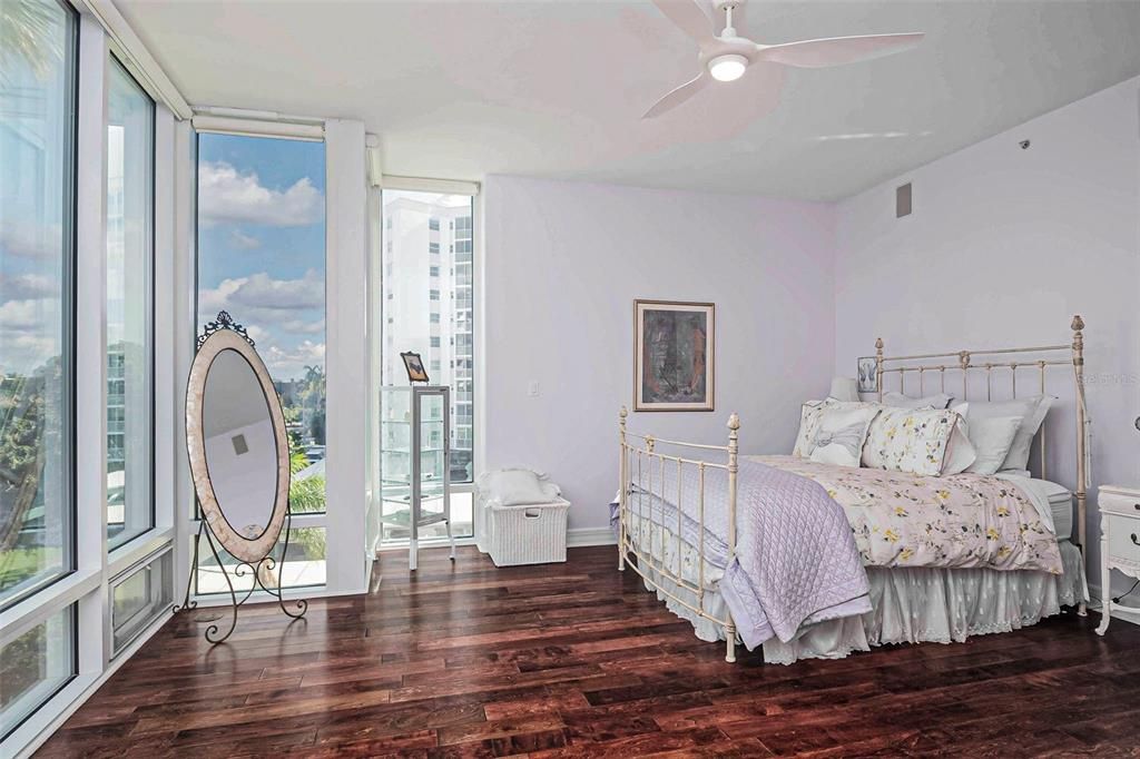 For Sale: $1,550,000 (2 beds, 2 baths, 2075 Square Feet)