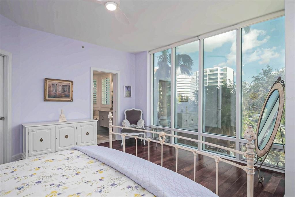 For Sale: $1,550,000 (2 beds, 2 baths, 2075 Square Feet)