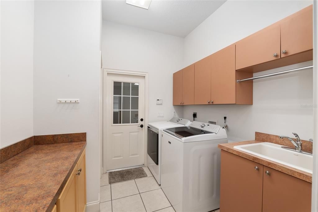 For Sale: $679,000 (4 beds, 3 baths, 3544 Square Feet)