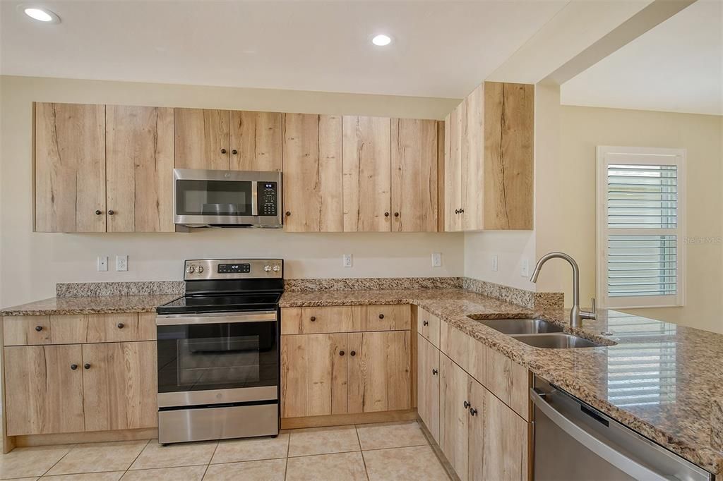 For Sale: $357,000 (3 beds, 2 baths, 1748 Square Feet)