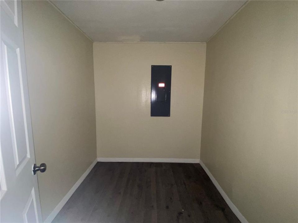 For Sale: $299,000 (3 beds, 2 baths, 1912 Square Feet)