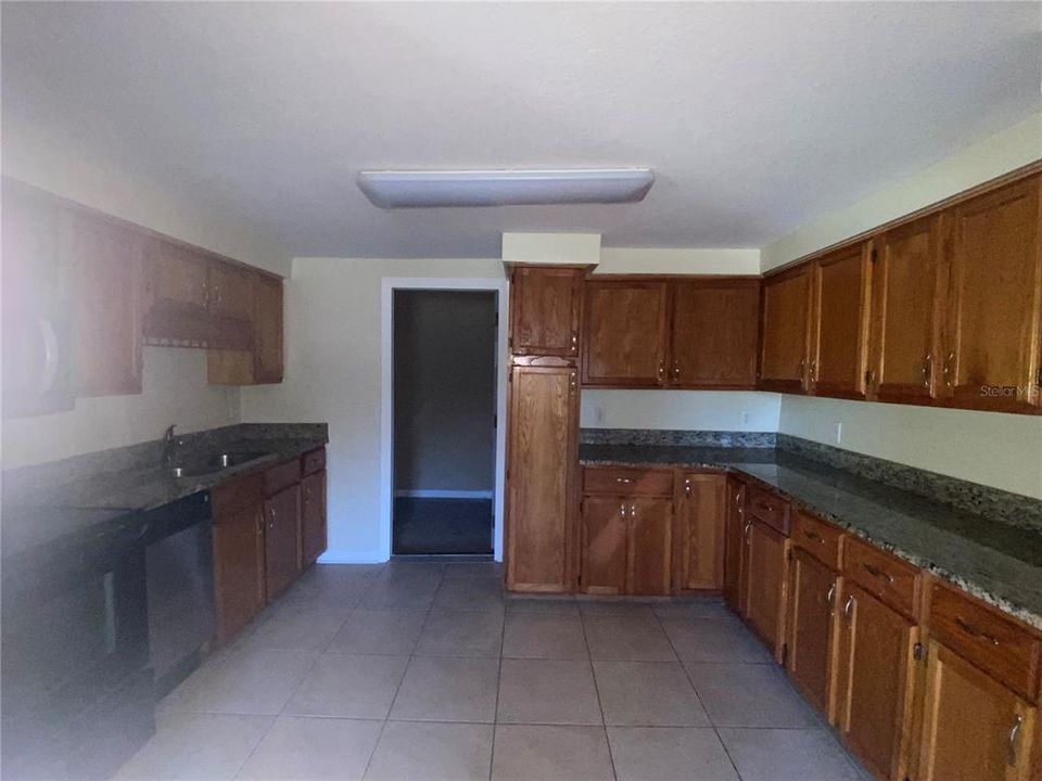 For Sale: $299,000 (3 beds, 2 baths, 1912 Square Feet)