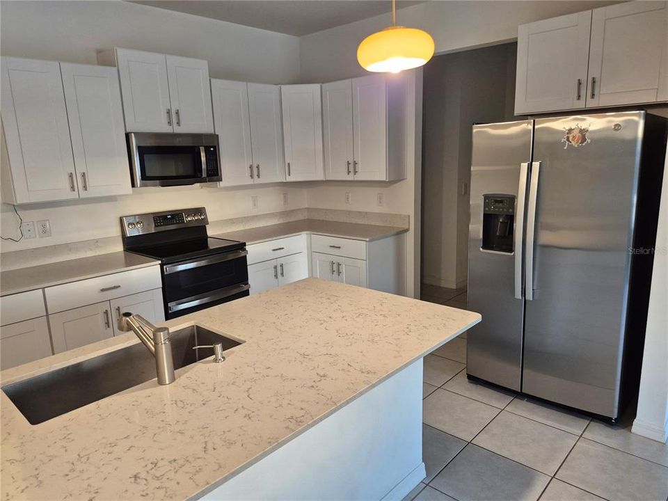 For Rent: $2,195 (3 beds, 2 baths, 2319 Square Feet)