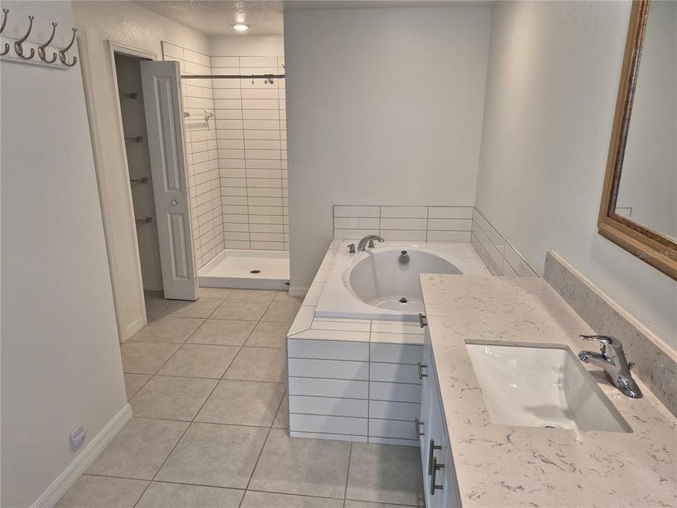 For Rent: $2,195 (3 beds, 2 baths, 2319 Square Feet)