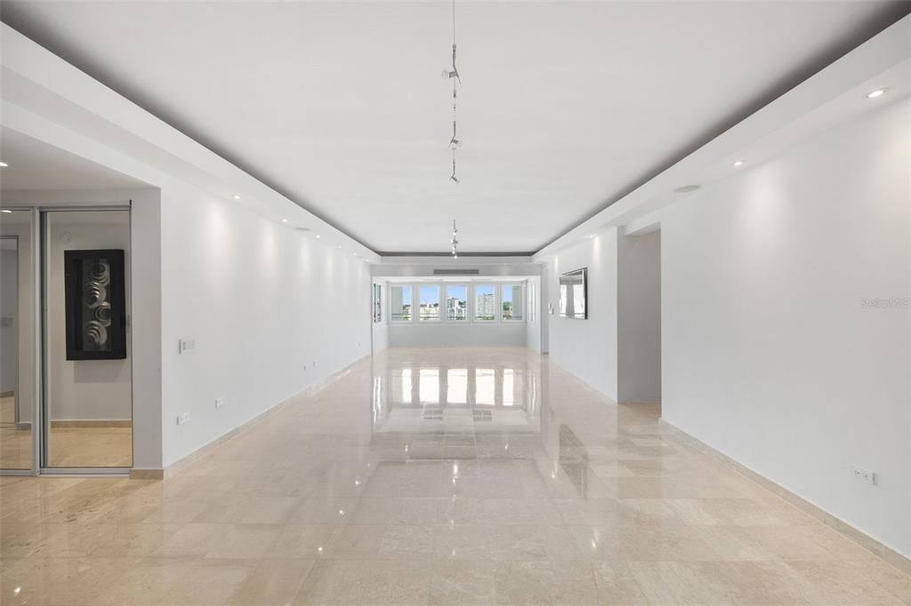 En Venta: $995,000 (4 camas, 3 baños, 2376 Pies cuadrados)