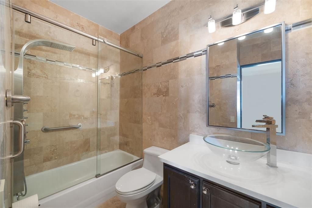 En Venta: $995,000 (4 camas, 3 baños, 2376 Pies cuadrados)