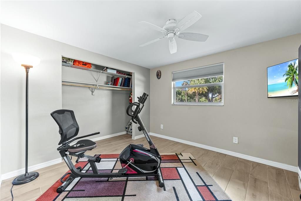 На продажу: $395,000 (4 спален, 2 ванн, 1711 Квадратных фут)