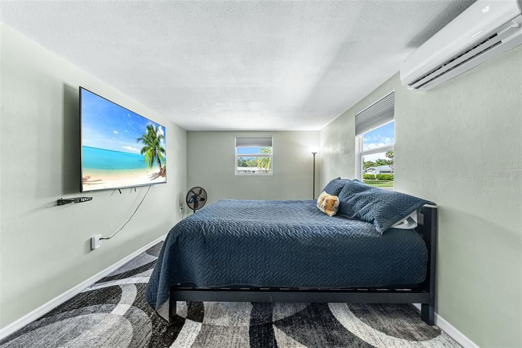 На продажу: $395,000 (4 спален, 2 ванн, 1711 Квадратных фут)