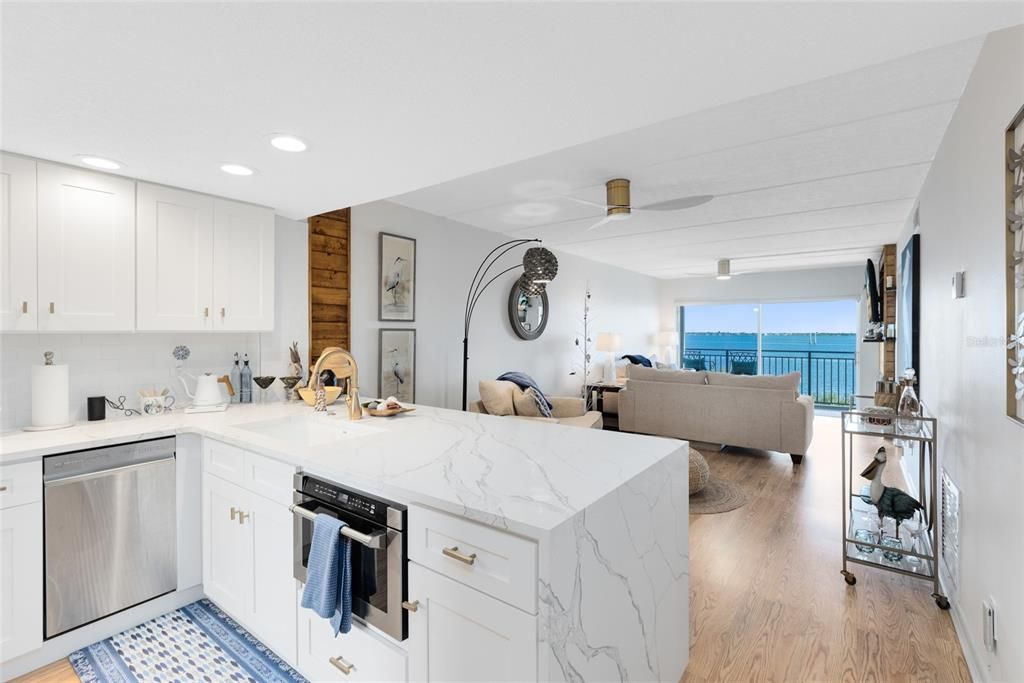 待售: $319,000 (2 贝兹, 2 浴室, 1146 平方英尺)