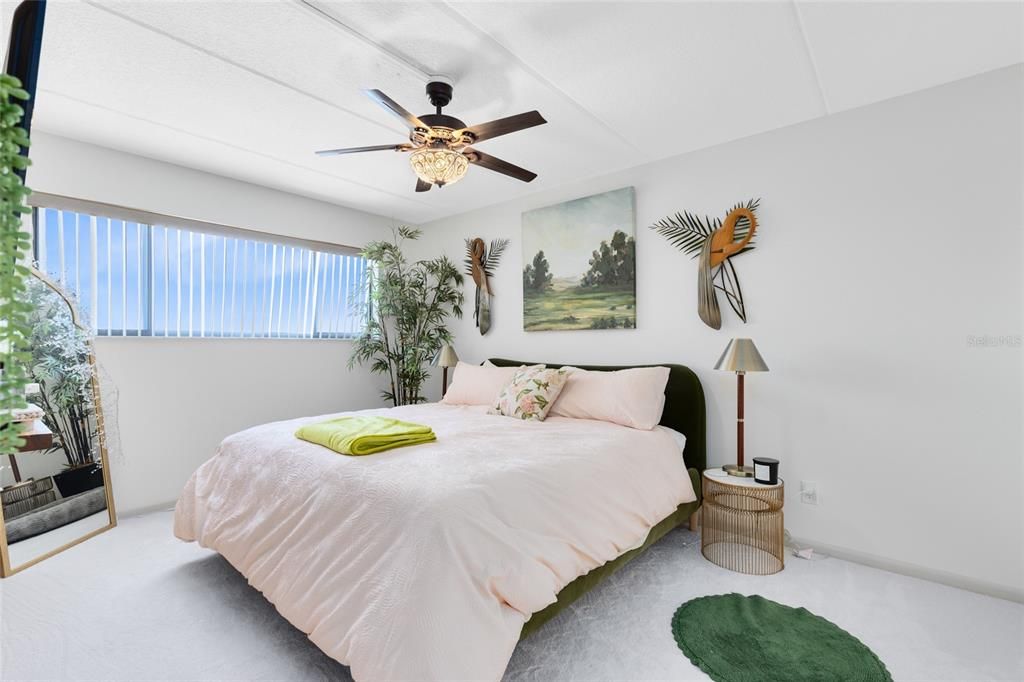 待售: $319,000 (2 贝兹, 2 浴室, 1146 平方英尺)