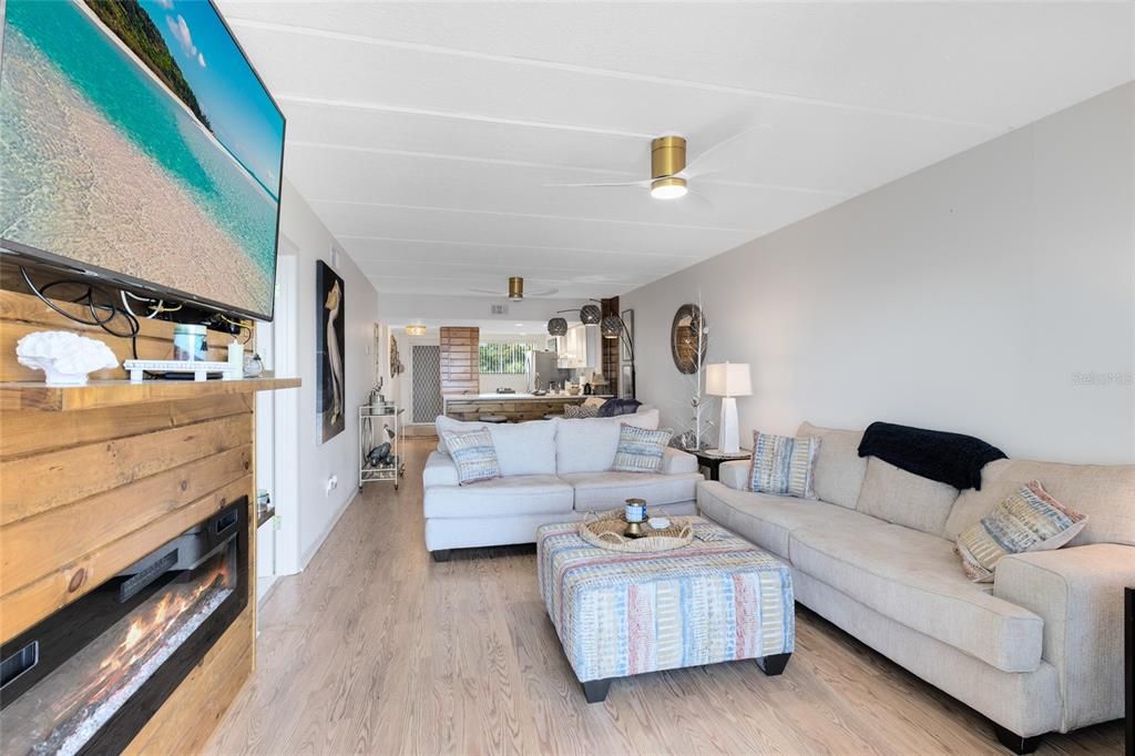 待售: $319,000 (2 贝兹, 2 浴室, 1146 平方英尺)