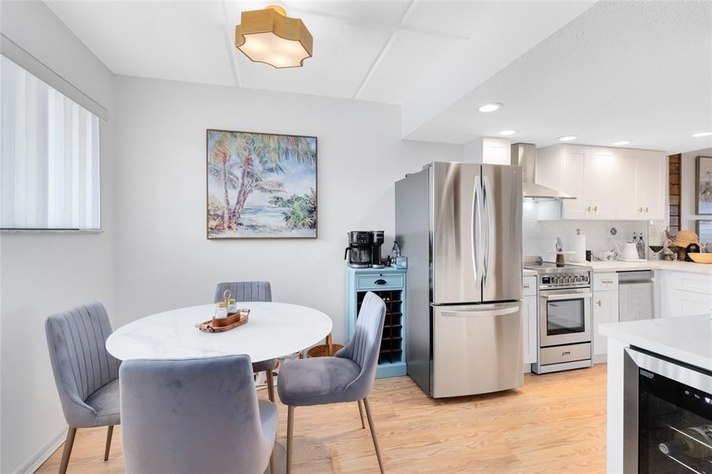 待售: $319,000 (2 贝兹, 2 浴室, 1146 平方英尺)