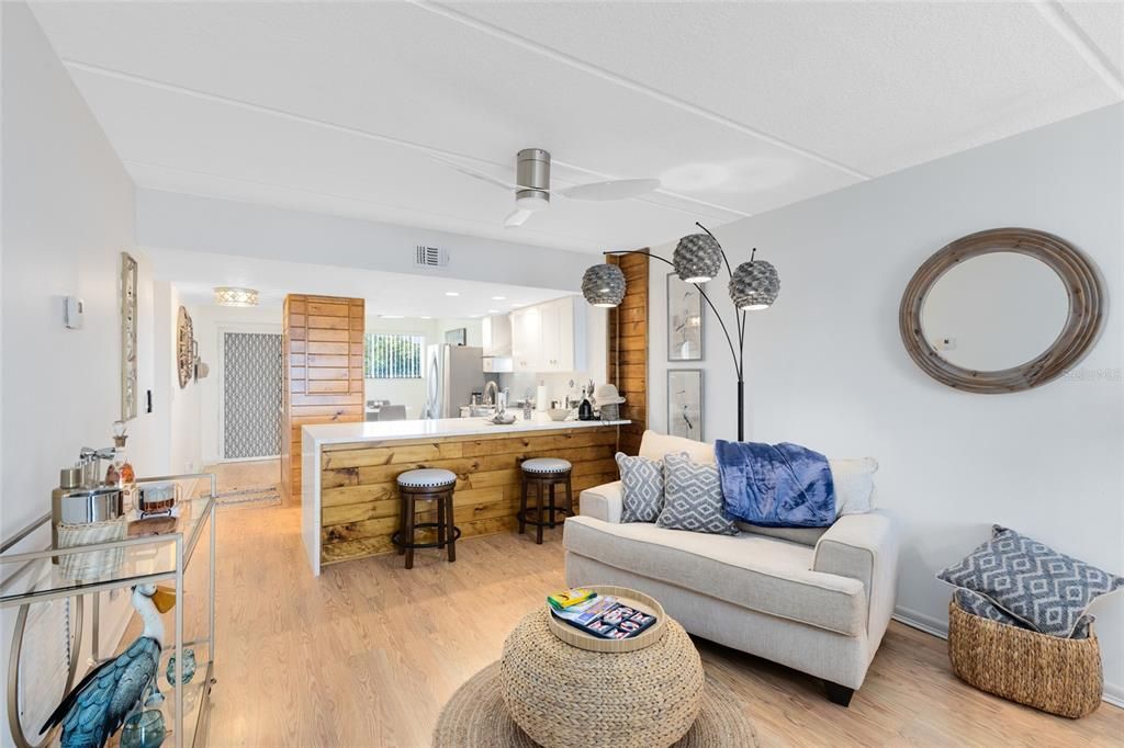 待售: $319,000 (2 贝兹, 2 浴室, 1146 平方英尺)