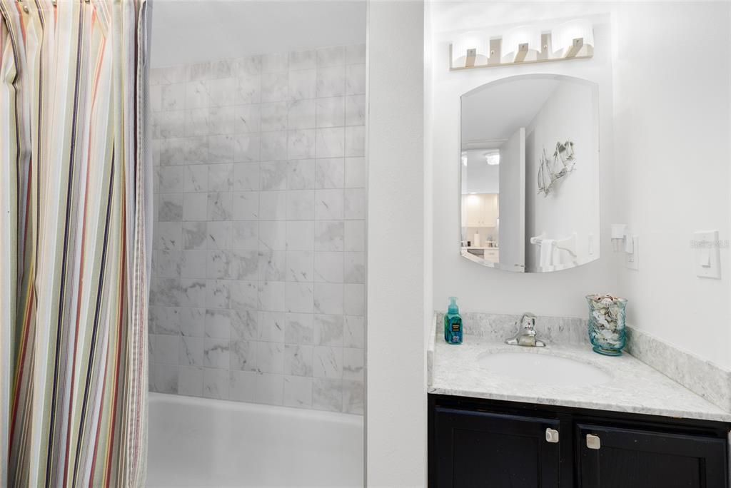 待售: $319,000 (2 贝兹, 2 浴室, 1146 平方英尺)