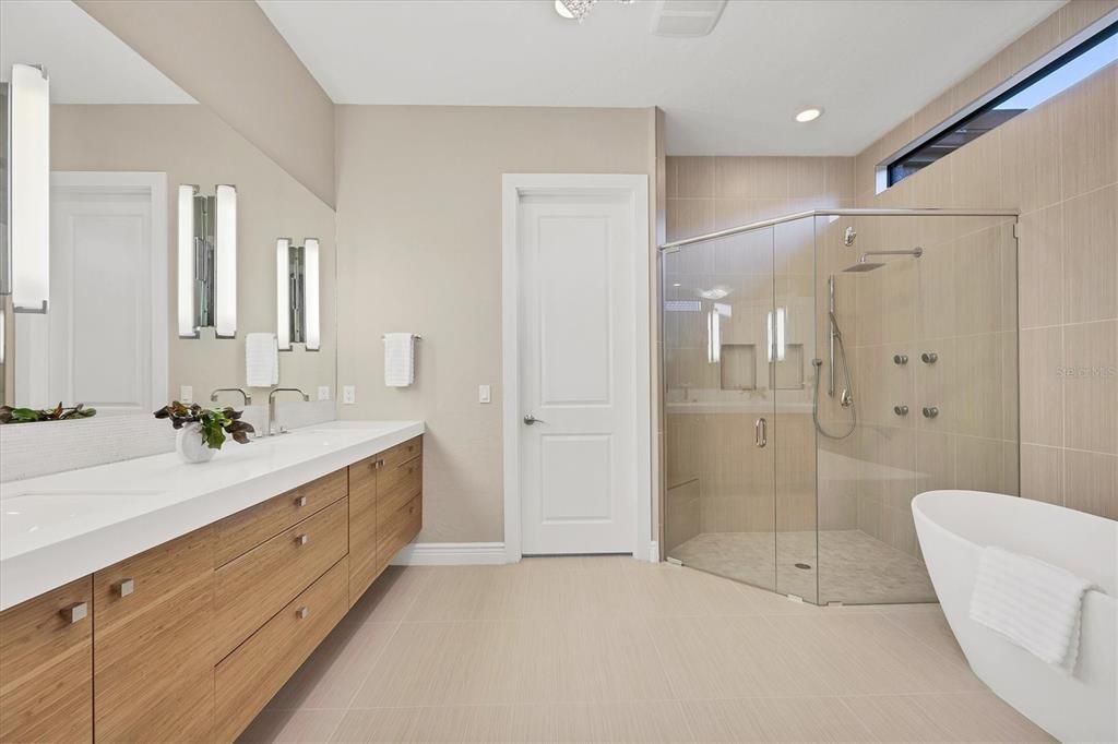 For Sale: $1,289,000 (3 beds, 2 baths, 2556 Square Feet)