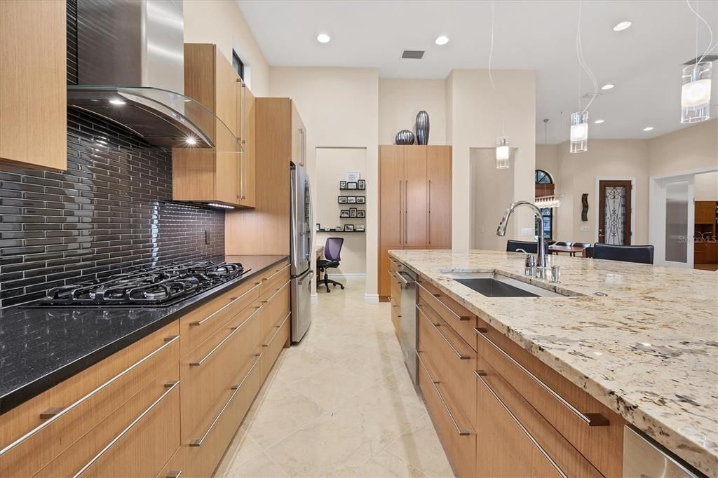 For Sale: $1,289,000 (3 beds, 2 baths, 2556 Square Feet)