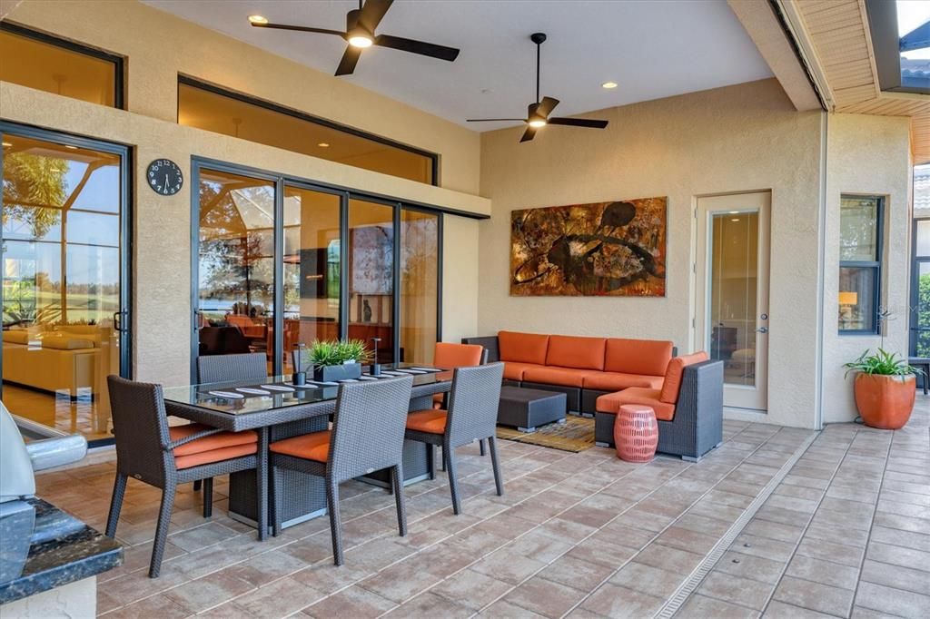 For Sale: $1,289,000 (3 beds, 2 baths, 2556 Square Feet)